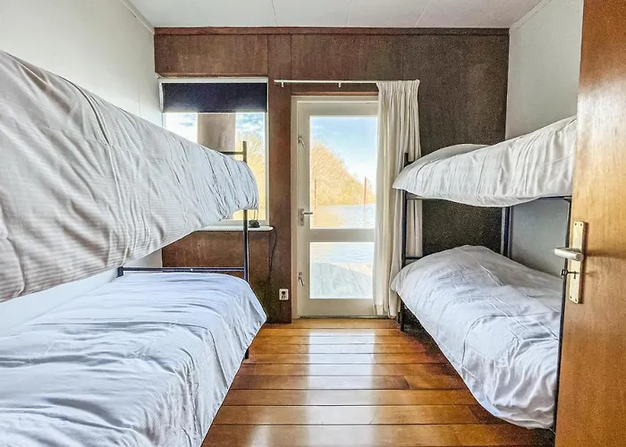 Gorgeous Ship In With View Lith