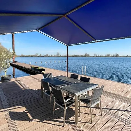Gorgeous Ship In With View Botel